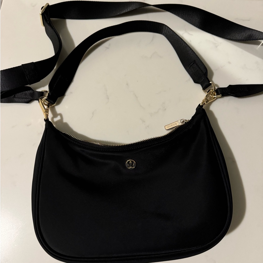 Lululemon City Essentials Bag 3L